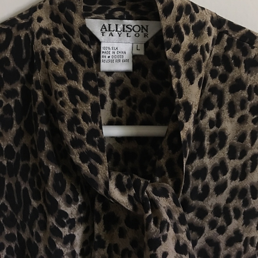 Top - Picture 2 of 3