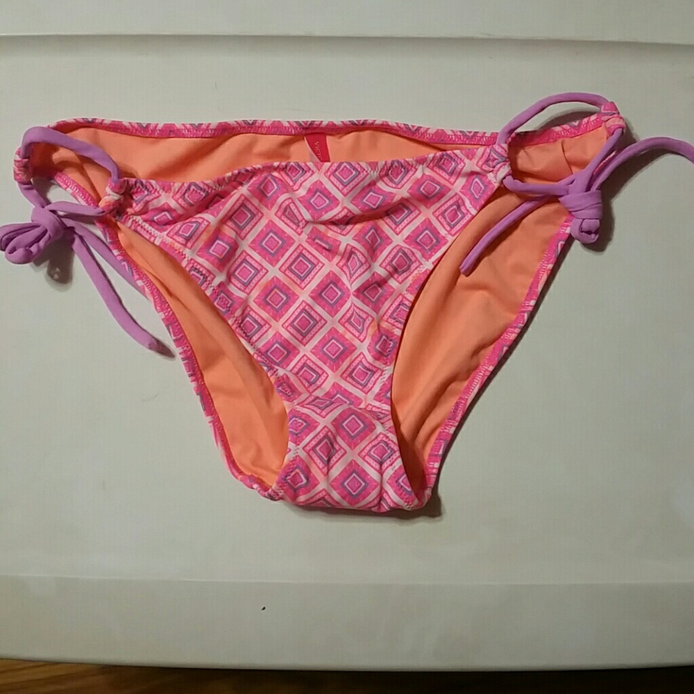 NWOT Victoria's Secret bikini bottom