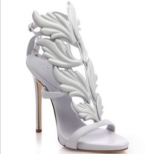 Giuseppe SOLD ON DIFFERENT SITE