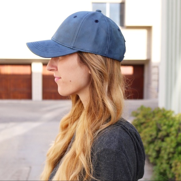 blue faux leather cap - Picture 4 of 4