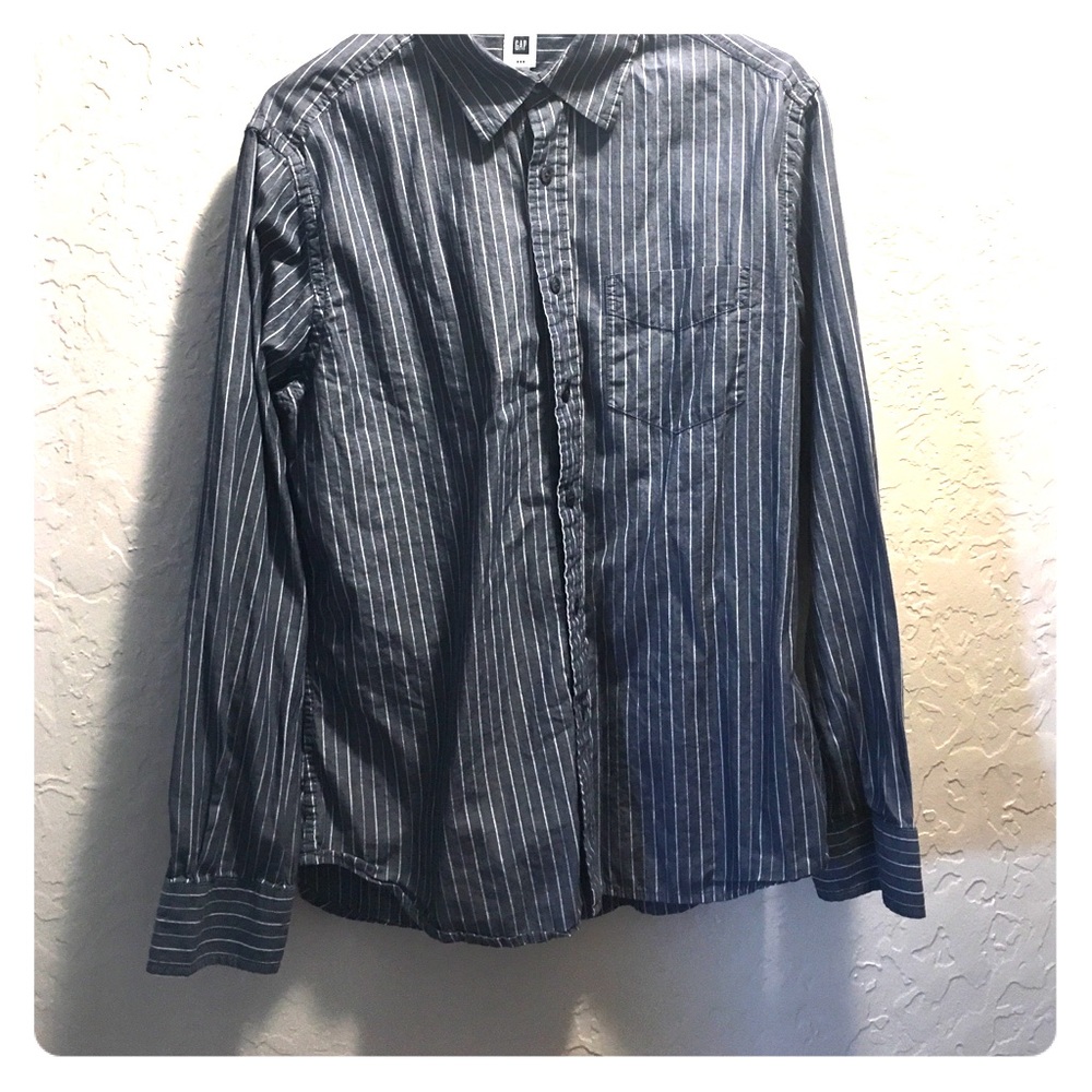 Gap button up shirt