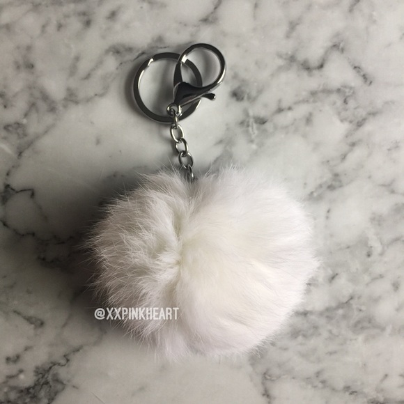 Urban Outfitters Accessories - UO FUR POM KEYCHAIN - PURE WHITE