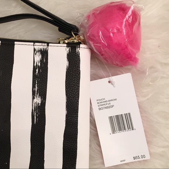 Betsey Johnson Bow & Arrow Pompom PU Leather Pouch - Picture 3 of 6