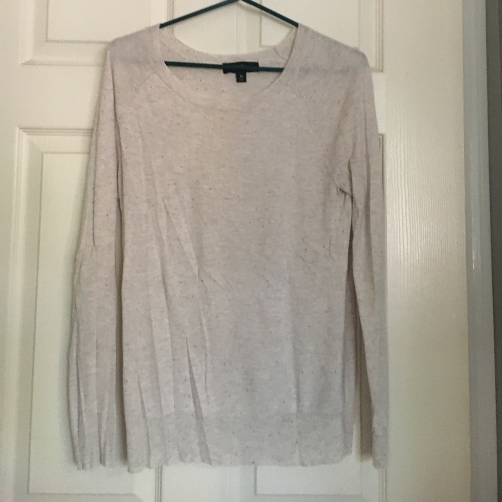 Thin sweater