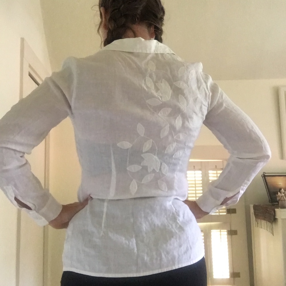 J. Jill flower detailed, linen, white blouse NWOT - Picture 2 of 7