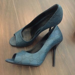 Gucci Timeless open toes heels