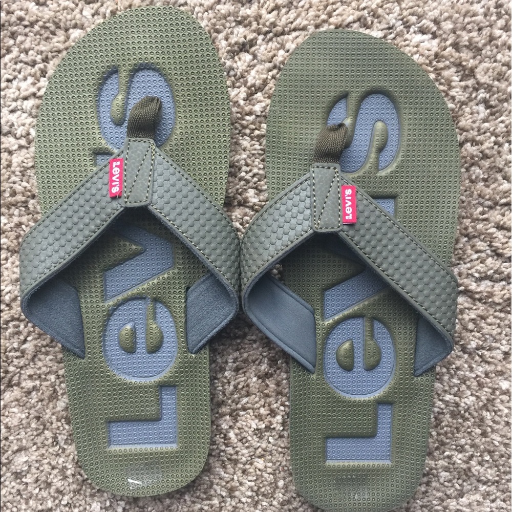 **MEN's LEVI's FLIP FLOPS**