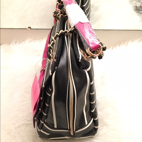 Betsey Johnson Oh Bow You Didn't Chain Strap Bag - Picture 4 of 8