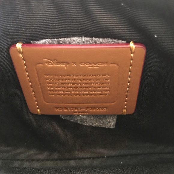 🚫SOLD🚫 NWT Disney + Coach Mickey Wristlet - Picture 5 of 5
