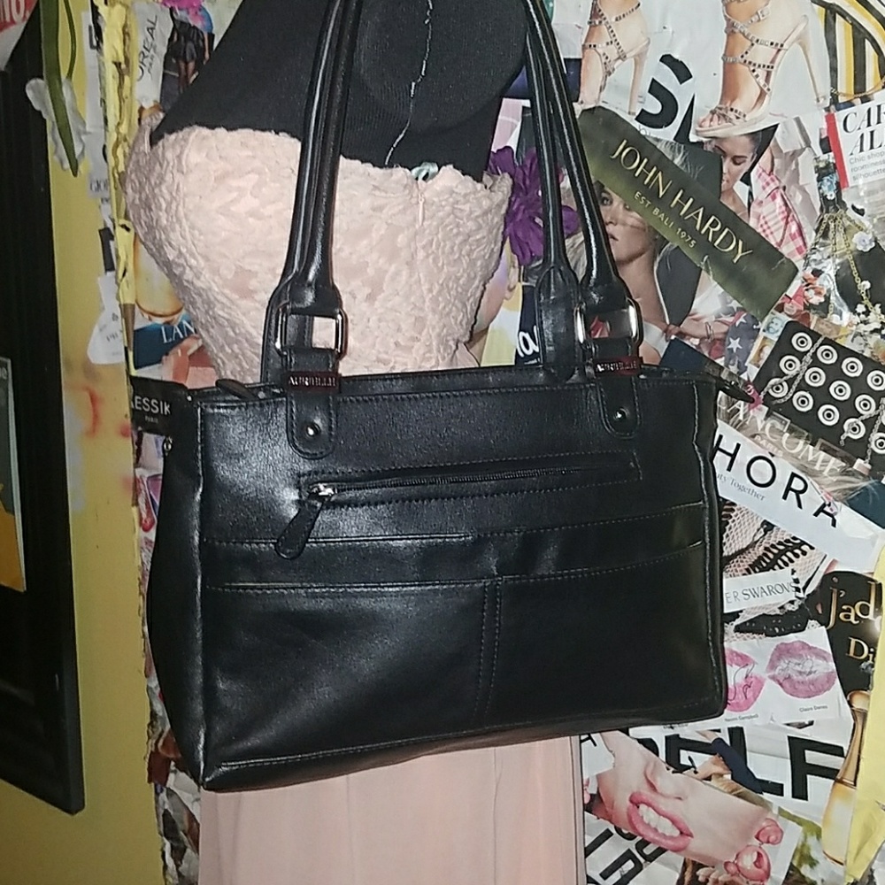 Aurielle real leather shoulder bag