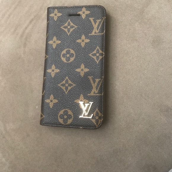 Louis Vuitton phone case - Picture 1 of 3