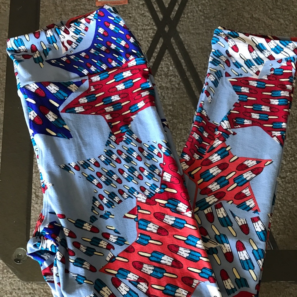 Lularoe Americana Leggings. One size. Bombpops.
