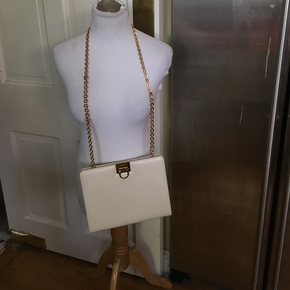 NWOT Salvatore Ferragamo LogoCreamW GoldStrp Purse - Picture 5 of 8