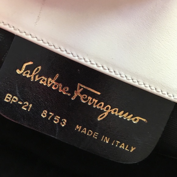 NWOT Salvatore Ferragamo LogoCreamW GoldStrp Purse - Picture 7 of 8