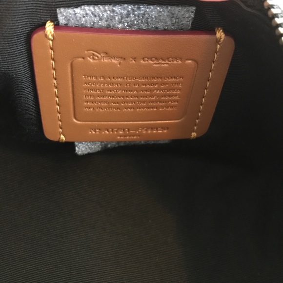 🛑SOLD🛑 NWT Disney + Coach Black Mickey Case - Picture 2 of 5