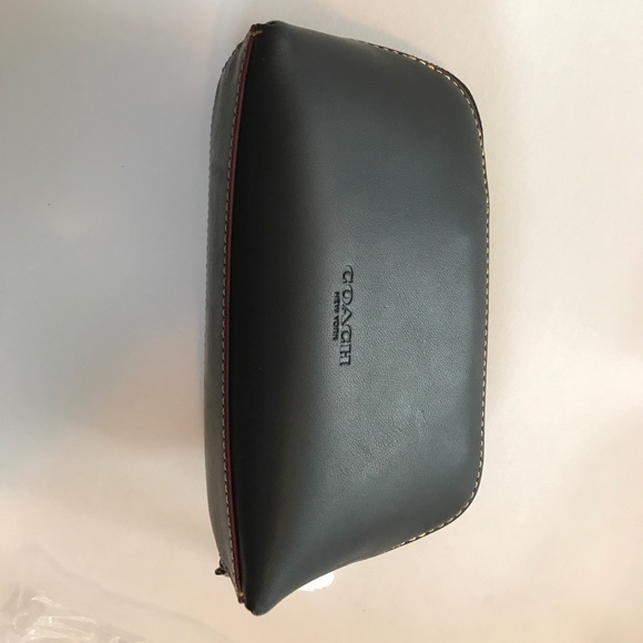 🛑SOLD🛑 NWT Disney + Coach Black Mickey Case - Picture 5 of 5