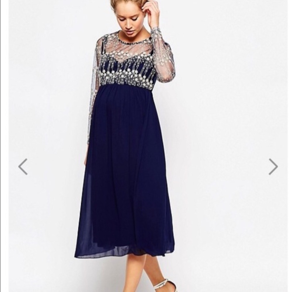 Maternity dress with flower embroidery