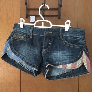 Cute patriotic denim short!  Hot Kiss, size 7.