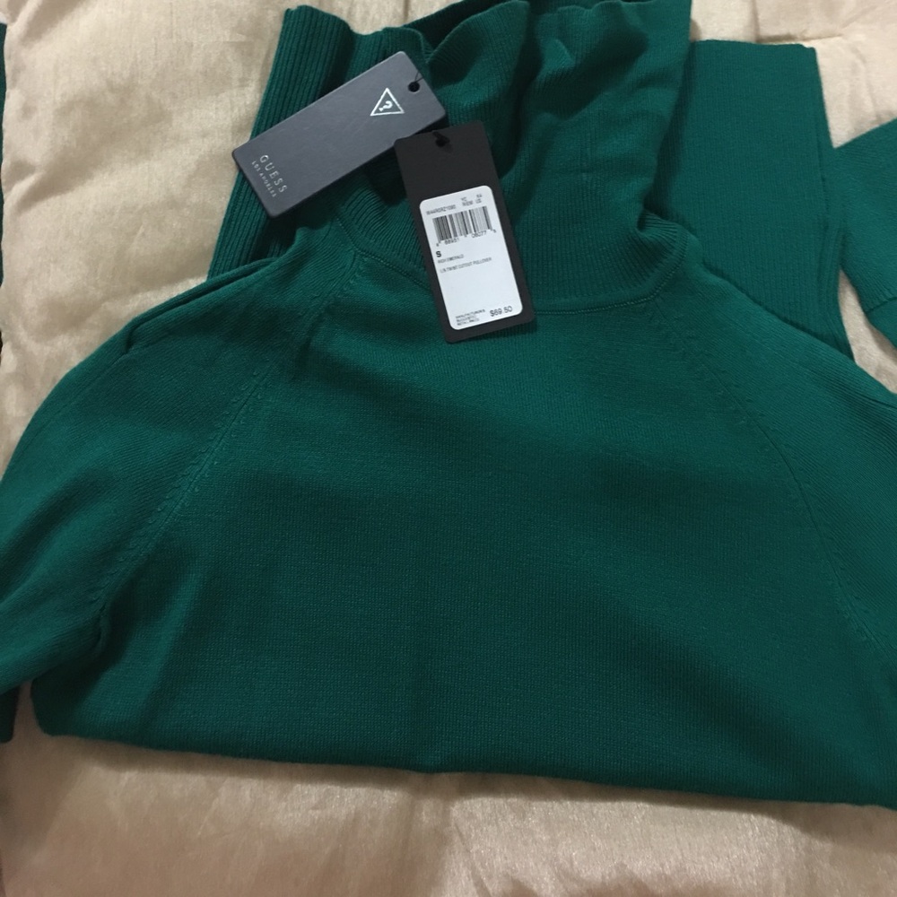 NWT guess cutout turtle neck