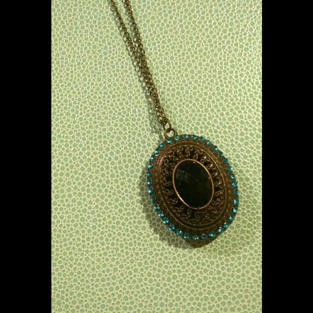 Vintage Look Long Sweater Necklace & Pendant