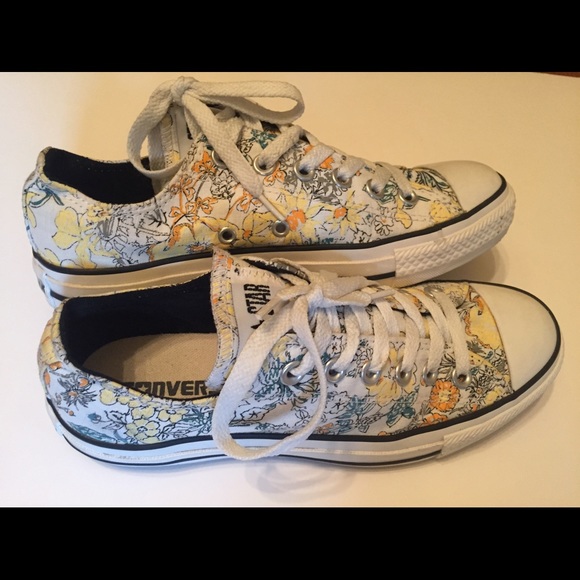 Converse Shoes - Converse Women's Size 7