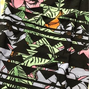 BNWOT Lularoe floral legging