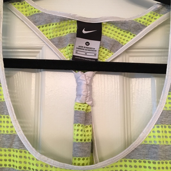 Nike Tank Top - Picture 3 of 6