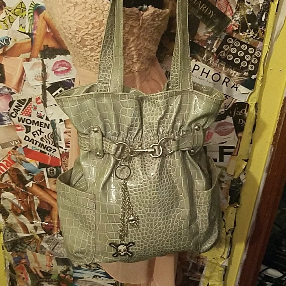 Nice large shoulder bag in like new condition