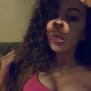 Meet your Posher, Chloe