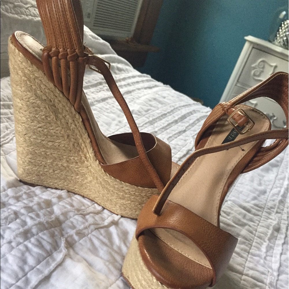 Super cute wedges!