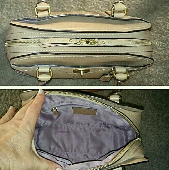 COACH Handbag - Picture 3 of 4