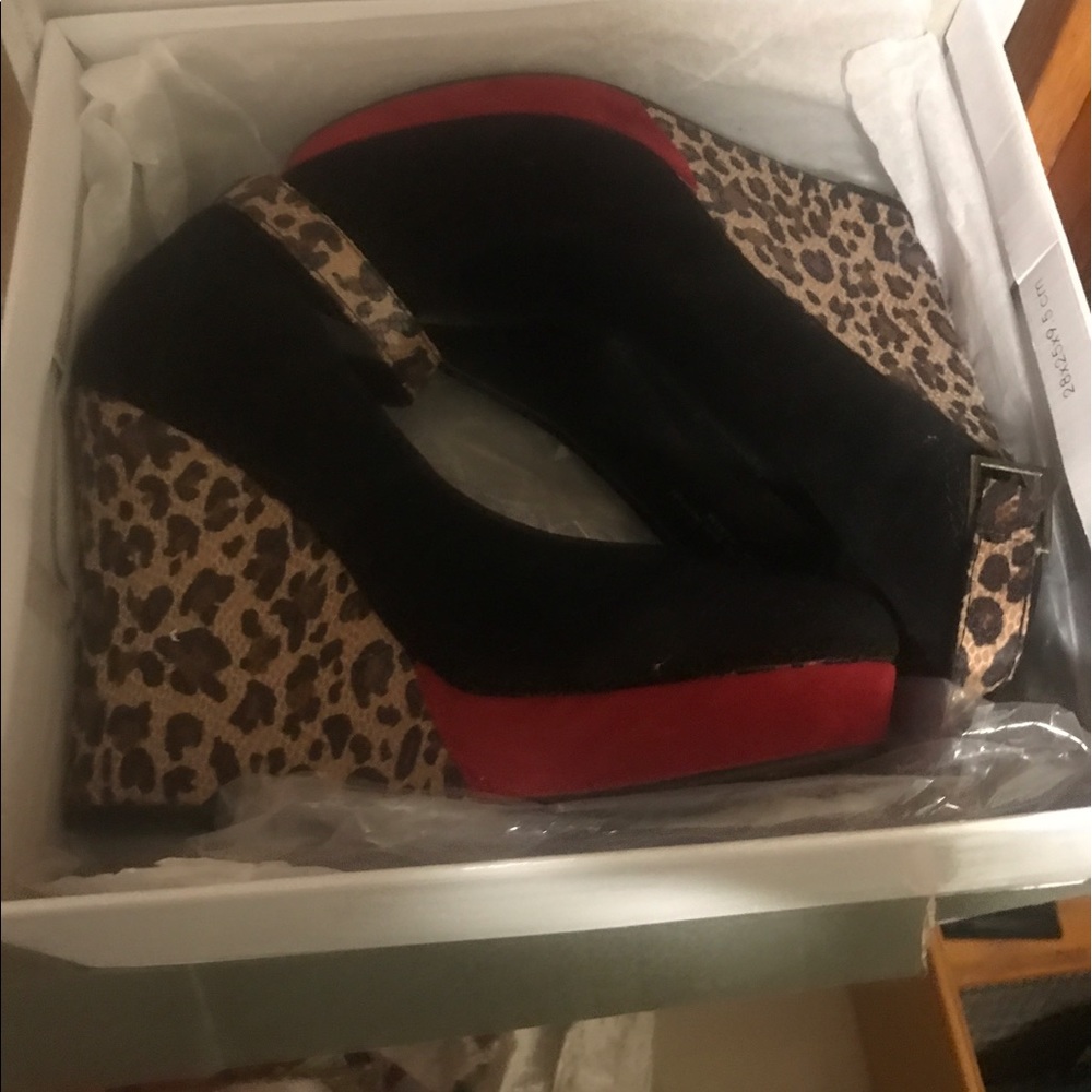 Shoes 👠 - Picture 2 of 4