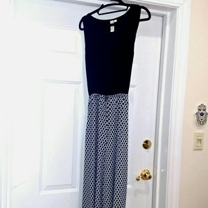 Sleeveless black and white jumpsuit