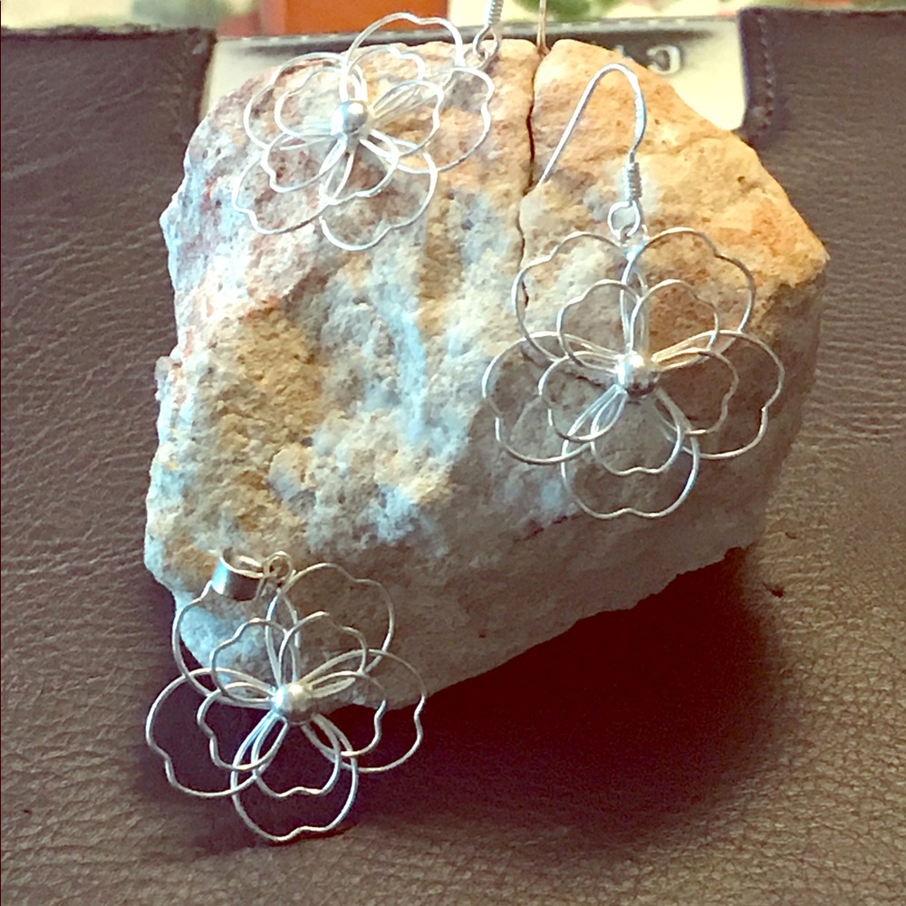 Sterling silver floral earrings and pendant set