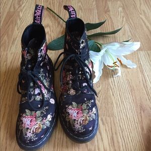 Victorian Floral 1460 Dr Martens Docs Combat Boots