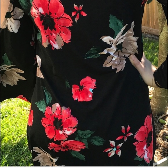 ❗️SALE❗️LAST one✔️Cold shoulder floral tops - Picture 3 of 4