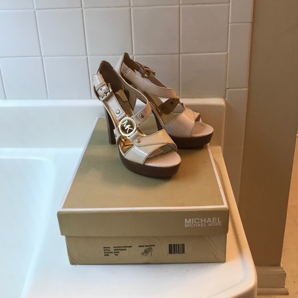 Michael Kors platform sandals - Picture 2 of 5