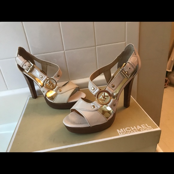 Michael Kors platform sandals - Picture 3 of 5
