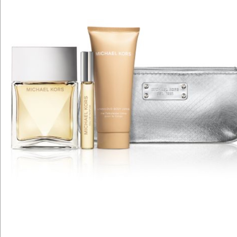 Brand new Michael Kors Signature perfume set