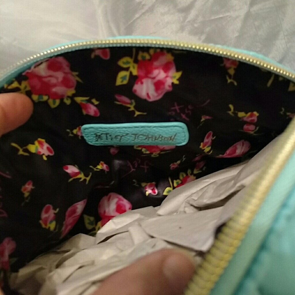Betsey johnson cosmetic fish face blue NWT - Picture 6 of 7