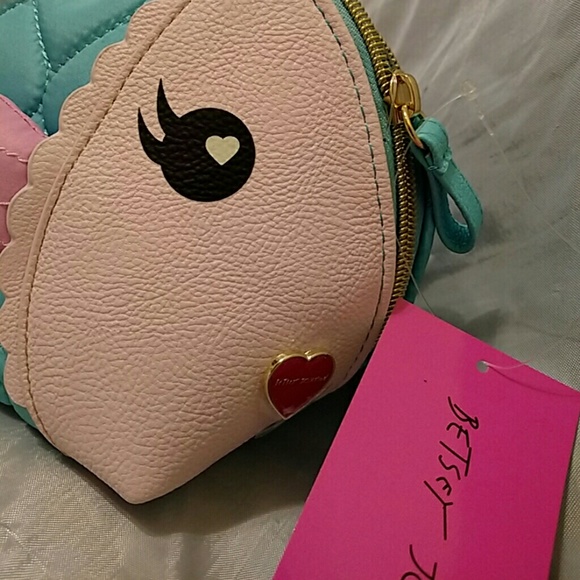Betsey johnson cosmetic fish face blue NWT - Picture 2 of 7