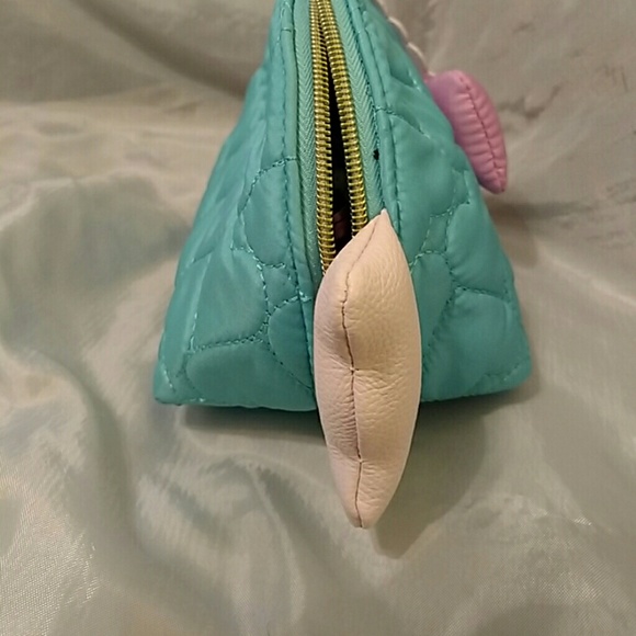 Betsey johnson cosmetic fish face blue NWT - Picture 4 of 7