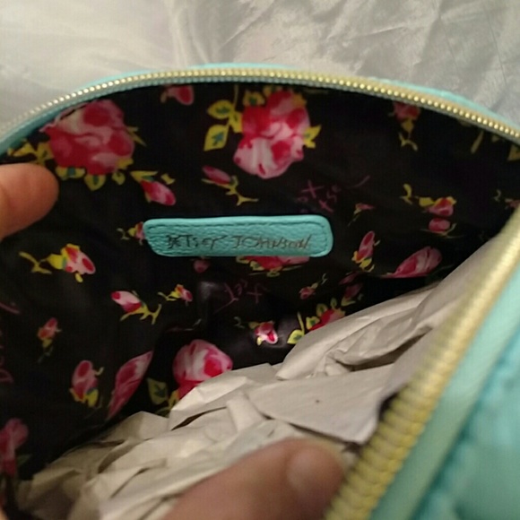 Betsey johnson cosmetic fish face blue NWT - Picture 6 of 7