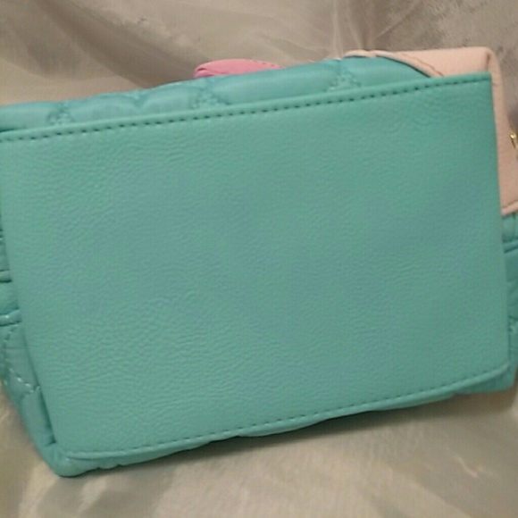 Betsey johnson cosmetic fish face blue NWT - Picture 7 of 7