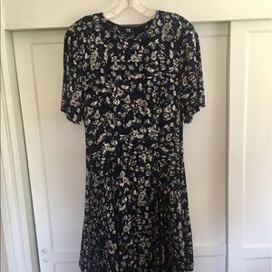 Beautiful floral print dress.