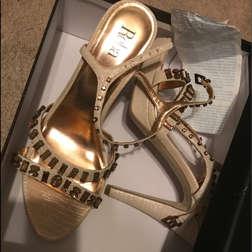 Heels - Picture 2 of 2