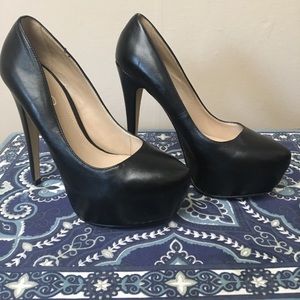 Aldo black high heel pumps