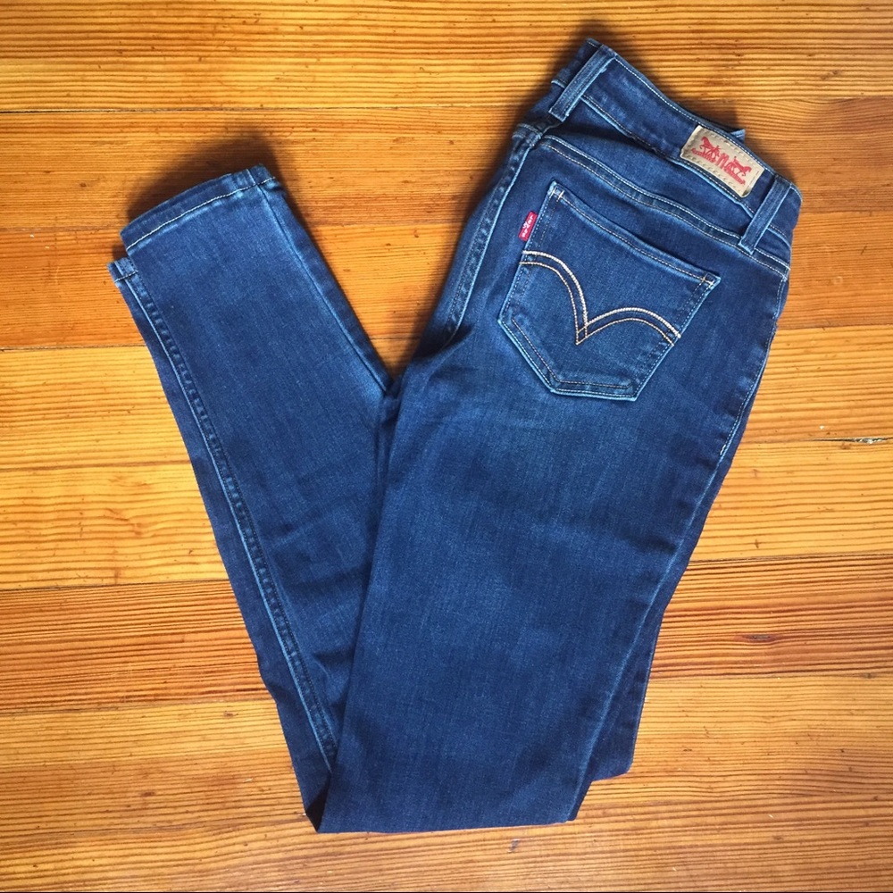 EUC Levi Jeans