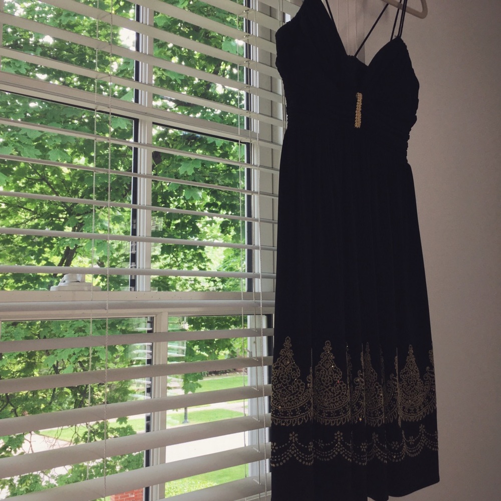 Black Caché Solid MJ Club Dress