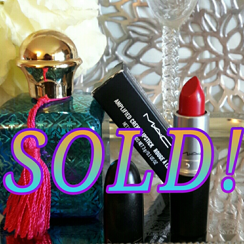 **** SOLD****   MAC Amplified Creme Lipstick - A16